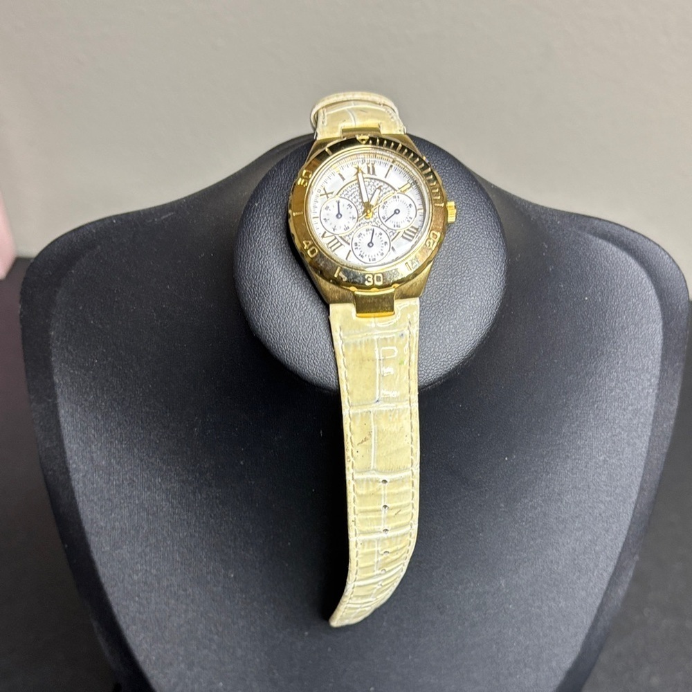 Vintage Retro Guess Cream Embossed Leather Strap Y2K Gold Tone
